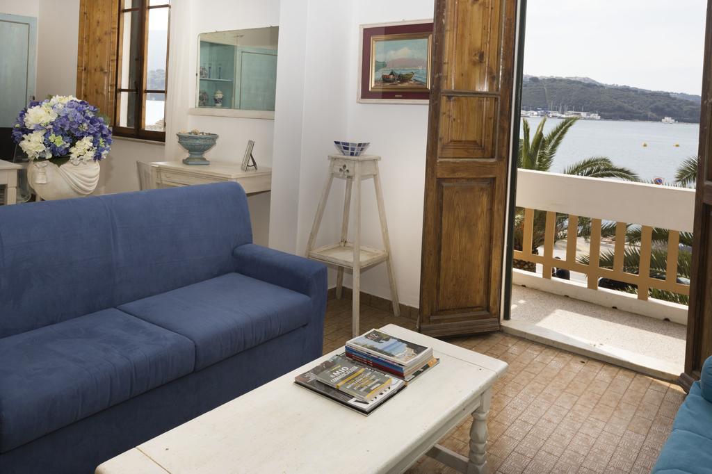 Hotel Belmare Porto Azzurro Rum bild