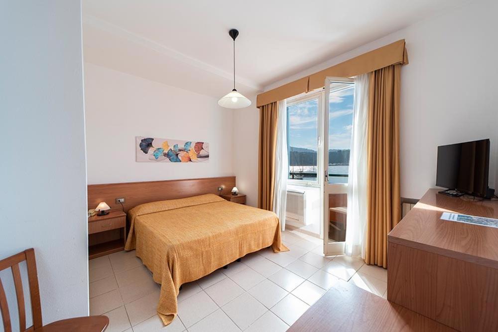 Hotel Belmare Porto Azzurro Exteriör bild