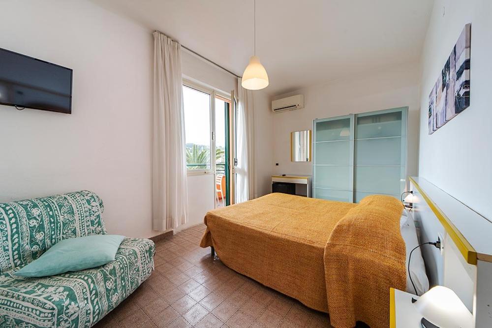 Hotel Belmare Porto Azzurro Exteriör bild