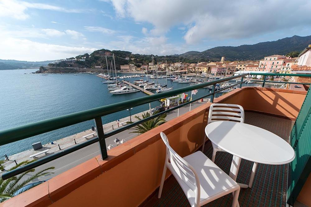 Hotel Belmare Porto Azzurro Exteriör bild