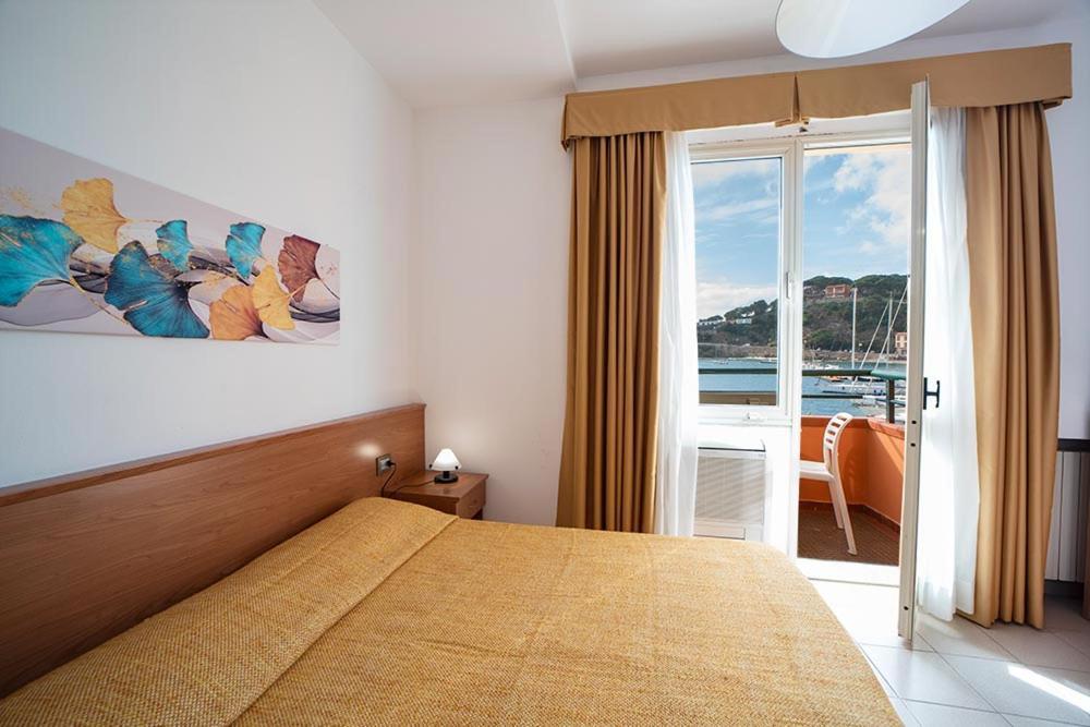 Hotel Belmare Porto Azzurro Exteriör bild