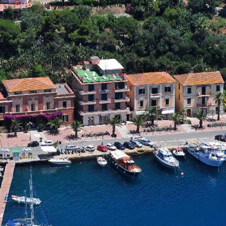 Hotel Belmare Porto Azzurro Exteriör bild