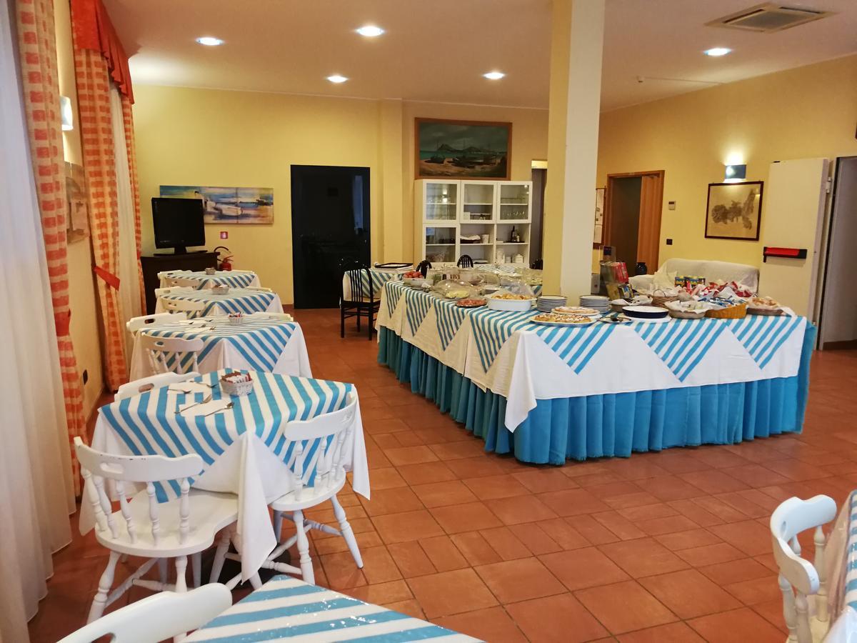 Hotel Belmare Porto Azzurro Exteriör bild